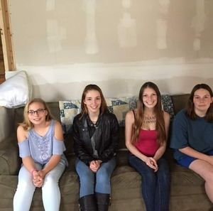 Meet your Posher, Pauline